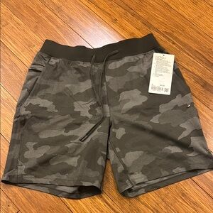 Lululemon Brand New T.H.E Shorts Lineless 7” inseam